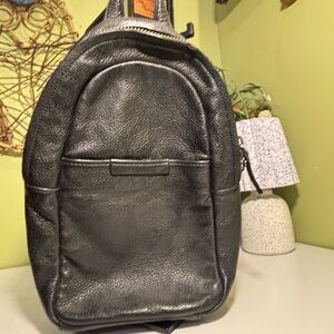 Marc By Marc Jacobs Black Leather Crossback